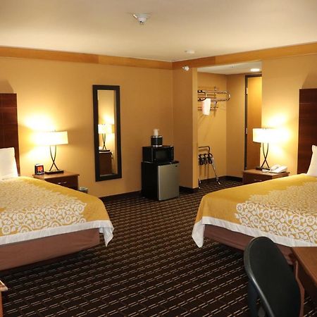 Prairie Inn Holmen La Crosse Area מראה חיצוני תמונה