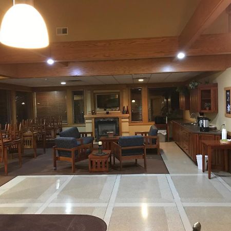 Prairie Inn Holmen La Crosse Area מראה חיצוני תמונה