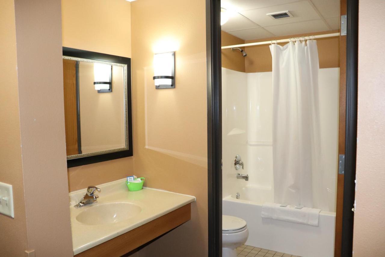 Prairie Inn Holmen La Crosse Area מראה חיצוני תמונה