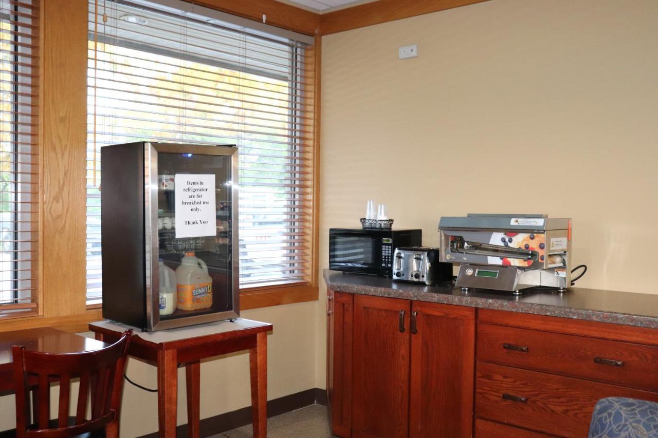 Prairie Inn Holmen La Crosse Area מראה חיצוני תמונה