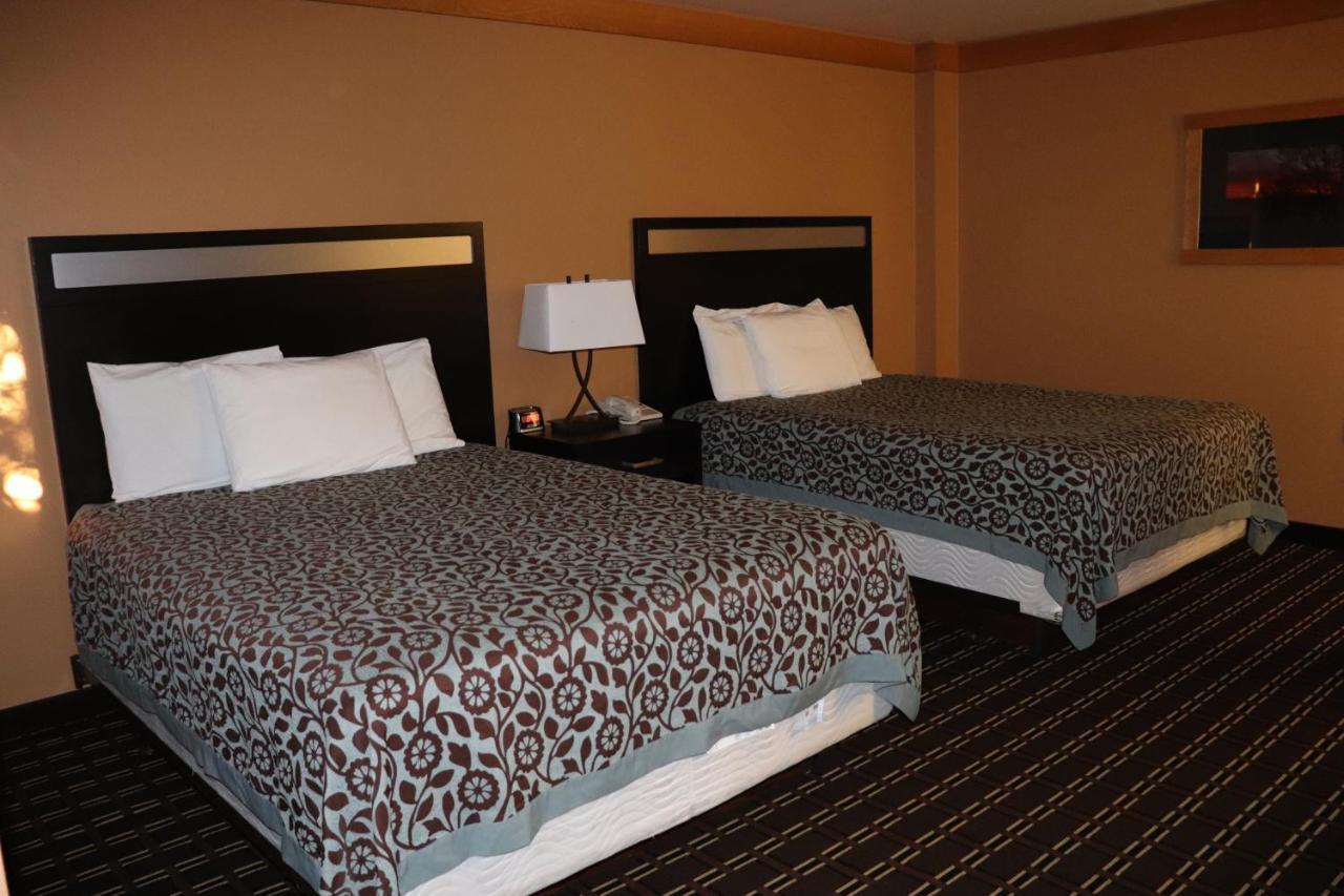 Prairie Inn Holmen La Crosse Area מראה חיצוני תמונה