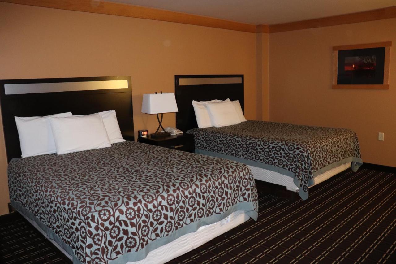 Prairie Inn Holmen La Crosse Area מראה חיצוני תמונה