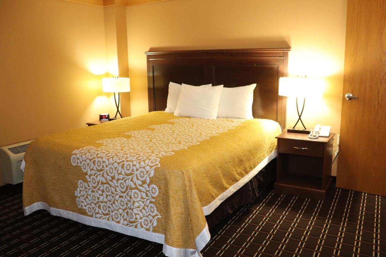Prairie Inn Holmen La Crosse Area מראה חיצוני תמונה